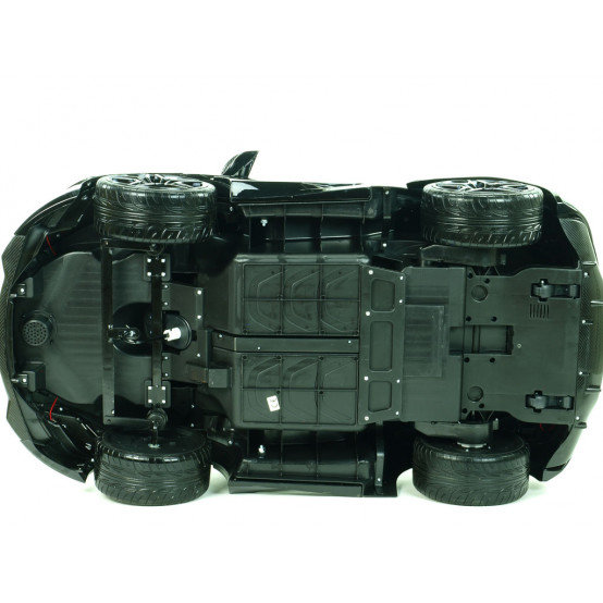 McLaren 720S s 2.4G ovladačem, funkcí bluetooth, FM rádiem, USB a LED světly, ČERNÉ LAKOVANÉ